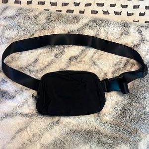 BELT BAG *NWOT*